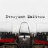 Abschnitt manuelle Schreibmaschine und Blatt Papier mit den Worten Everone matters